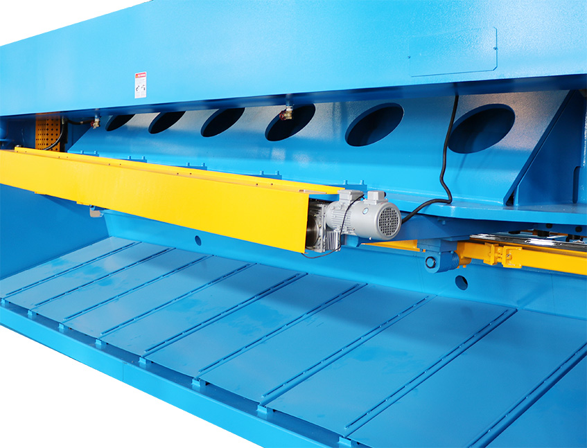 QC11Y-16x6000 Hydraulic Guillotine Shearing Machine